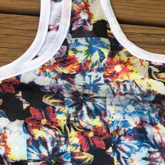 XHILARATION CROPPED FLORAL STRIPED MULTICOLOR LOOSE SLEEVELESS TOP SZ M  NWT - Picture 4 of 7